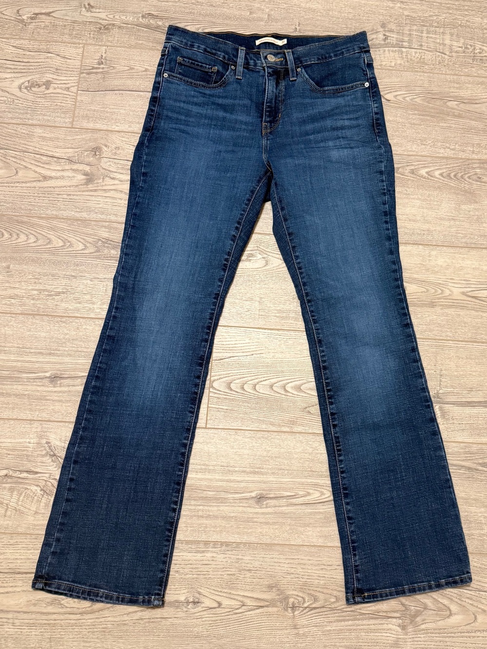 Levi’s Women’s 315 Shaping Bootcut Jeans 32” Inseam Size 10